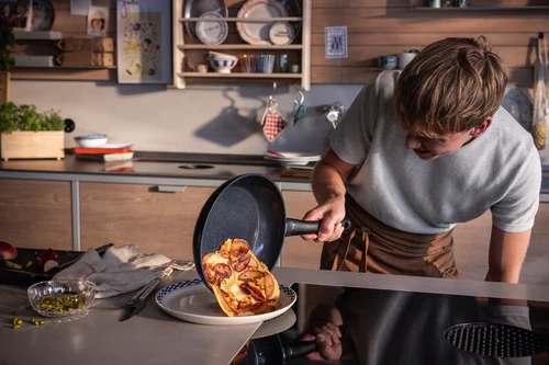 Flipping food in Fissler frying pan